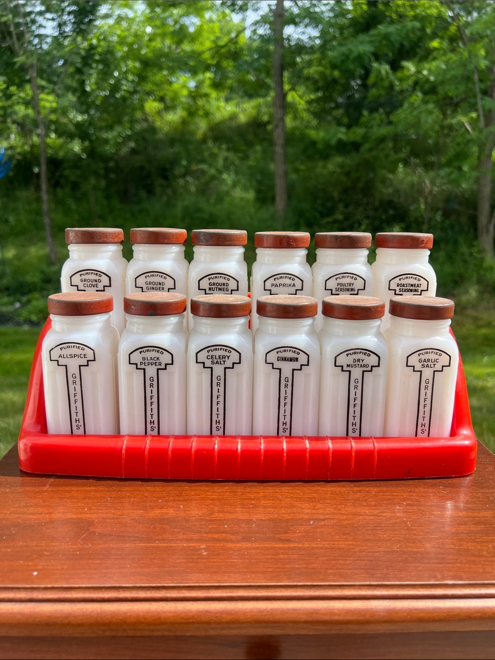Vtg MCM Atomic Griffith's 12 Piece Milk Glass Spice Jar Set Red Rack Red Lid - Picture 4 of 15